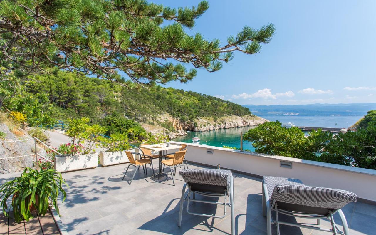 Seafront Apartment With Amazing Seaview Vrbnik Eksteriør bilde