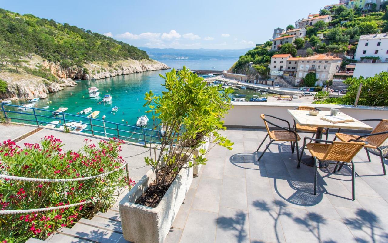 Seafront Apartment With Amazing Seaview Vrbnik Eksteriør bilde